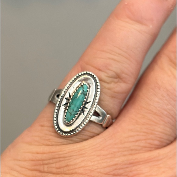 Navajo Sterling Silver ring with turquoise stone size 6.25 in great condition - Picture 2 of 8